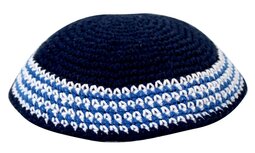 Keppeltje / Kippah navy gehaakt van katoen met fantasierand in blauw/wit 
