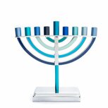 Menorah, prachtige 7-armige Menorah small uitgevoerd in nikkel met blauwe kleur accenten van Yair Emanuel