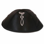 Keppeltje van zwart satijn met Messiaans Zegel in grijstint.