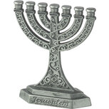 Menorah, leuke kleine menorah van 6 cm - zilver/grijs-kleurig (tin) met de tekst 'Jerusalem'