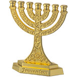 Menorah, leuke kleine menorah van 6 cm - goud-kleurig met de tekst 'Jerusalem'