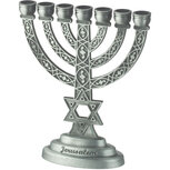 Menorah, leuke kleine menorah van 10 cm - zilver/grijs-kleurig (tin) met de tekst 'Jerusalem'