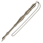 Jadje, verzilverd Jadje met mooie decoratie van ondermeer een Menorah. Inclusief kettinkje om het Jadje op te kunnen hangen aan