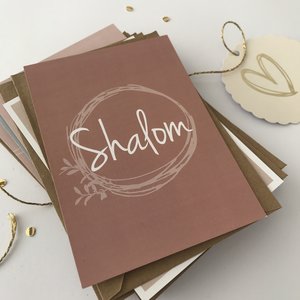 Heb Lief Kaart met envelop van Ahavah design met Shalom in een mooie kastanje kleur 
