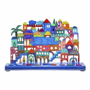 Chanukah Menorah (Chanoekia) van Yair Emanuel met vrolijke afbeelding van de oude stad Jeruzalem