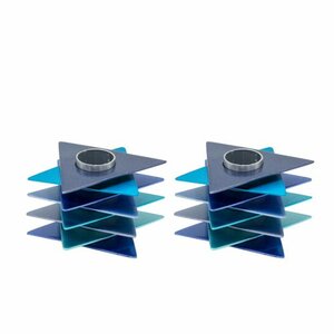 Shabbats kandelaars in de vorm van een davidster in blauwtinten uit het atelier Yair Emanuel