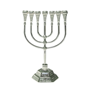 Menorah, Mooie slanke Tempel Menorah / Menora medium maat van verzilverd metaal 18 x 12 cm