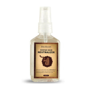 Shofar spray, werkzaam bij het bestrijden van een eventuele onaangename geur in uw Shofar. Flesje van 60 ml