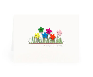 Felicitatiekaart, met Hebreeuws/Engelse tekst en houten bloemetjes voor een verjaardag (vrouw)