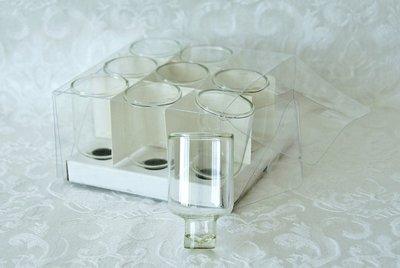 Lampolie glaasjes small voor in een (Chanukah) Menorah of uw Shabbatskandelaars. Om uw Menorah of kandelaars met olie te laten branden in plaats van met kaarsen. 