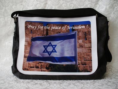 Prachtige Israël Schoudertas met op de voorkant een foto van de Israëlische vlag en de tekst: Pray for the peace of Jerusalem