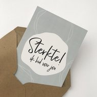 Heb Lief Kaart met envelop van Ahavah design met Sterkte, ik bid voor jou in grijs/wit 