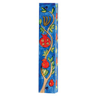 Mezuzah van Yair Emanuel met decoratie van granaatappels.