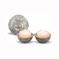 Shabbats reis kandelaars, een mooi bewerkt tinnen afgewerkt doosje met afbeeldingen van de oude stad Jeruzalem en de Davidster