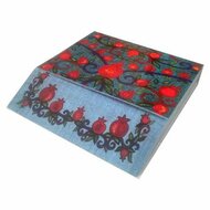 Notitieblok van Yair Emanuel met decoratie van granaatappels.