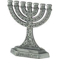 Menorah, leuke kleine menorah van 6 cm - zilver/grijs-kleurig (tin) met de tekst 'Jerusalem'