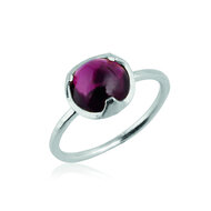 Handgemaakte ring van zilver met garnet steen van ongeveer 8 mm