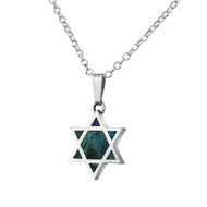 Davidster hangertje gevuld met Eilatsteen aan een bijpassende zilveren ketting uit de Rafael Jewelry Collectie