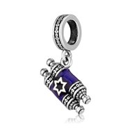 Hangend bedeltje Torah Rol blauw geëmailleerd van zilver met een kleine Davidsster 