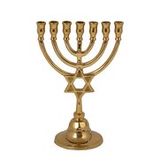 Menorah van Yair Emanuel, Bronzen basis met Davidster verguld met geelgoud Afmeting 20,5 x 13 cm  