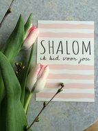 Kaart / Gebedskaart met envelop met de tekst &#039;Shalom ik bid voor jou&#039; in gebroken wit met pastel roze van Ahavah 