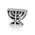 Menorah bedeltje van zilver opgebouwd in steendecoratie