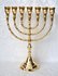 Menorah, prachtige vergulde Menorah in medium maat met grote cups van 2,1 cm dus geschikt voor normale dinerkaarsen. 26 cm hoog en 21 cm breed_